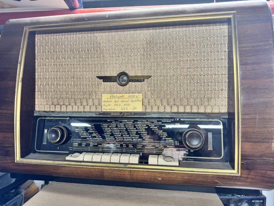 מקלט רדיו Loewe Opta Rheingold 4054W